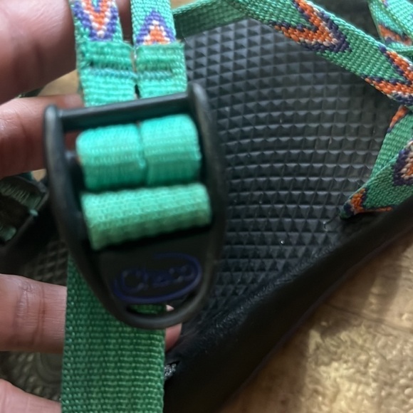 Youth Chaco Sandals Size 4 great gender neutral pattern - Picture 5 of 7